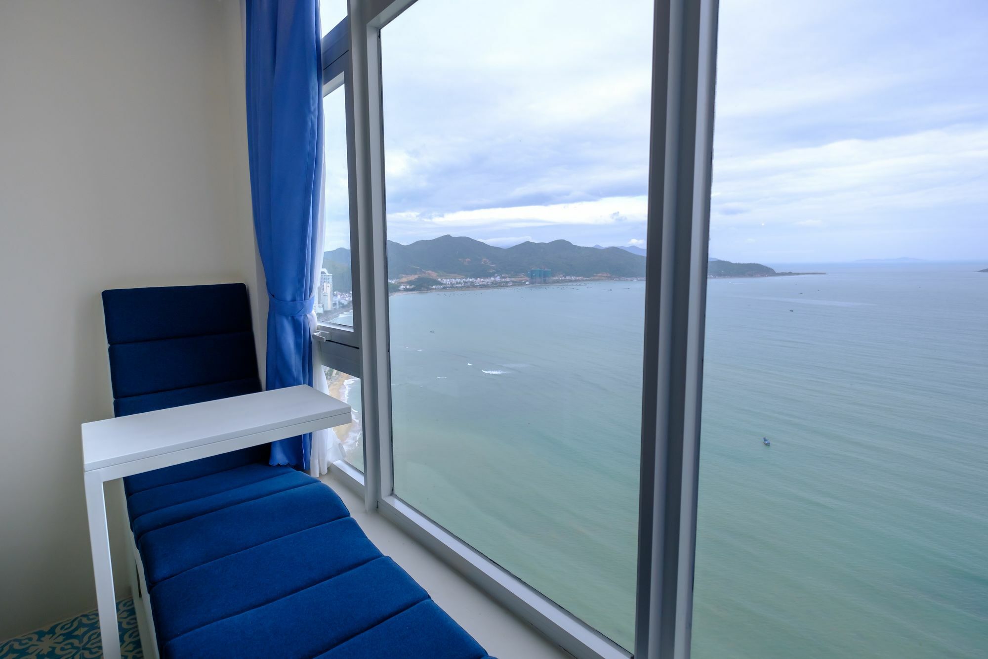 Sunrise Hon Chong Ocean View Apartment Nha Trang Exterior foto