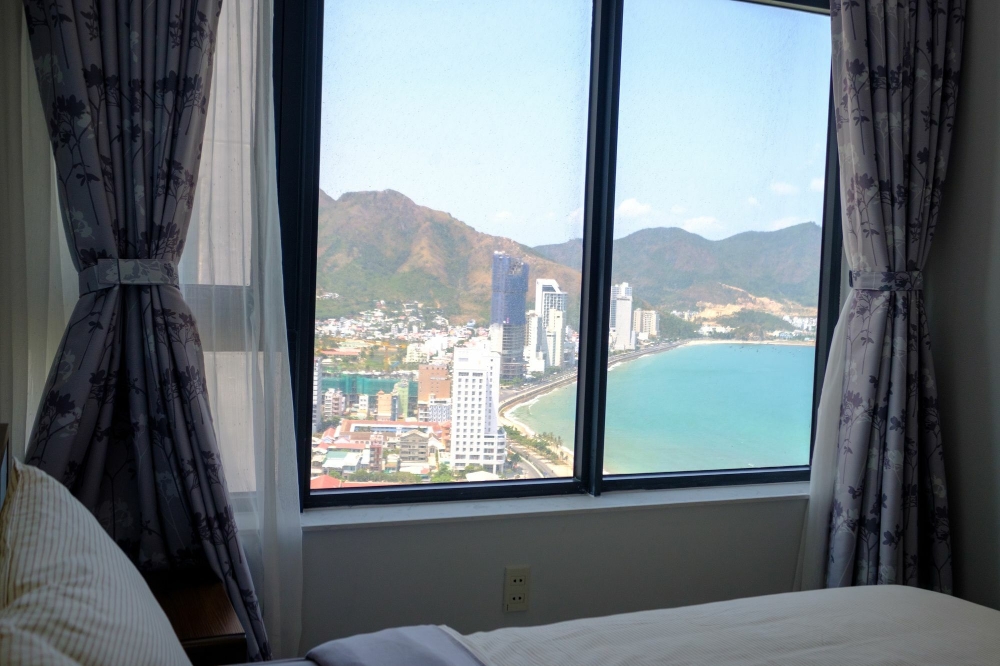 Sunrise Hon Chong Ocean View Apartment Nha Trang Exterior foto